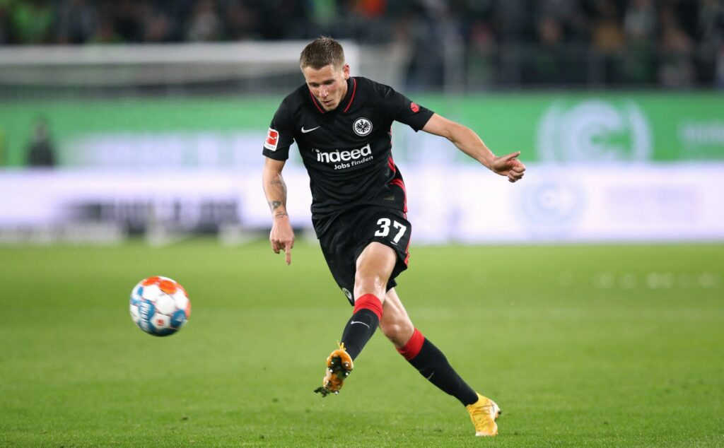 Erik Durm im Trikot von Eintracht Frankfurt