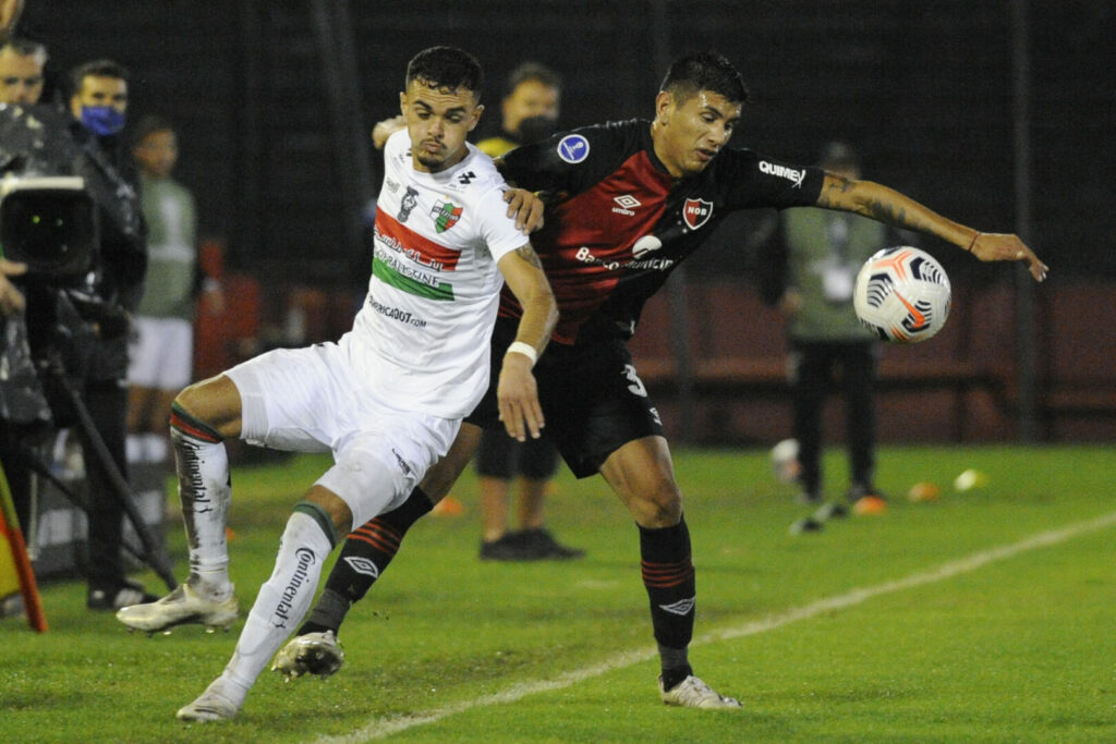 Nicolás Castro (rechts) im Trikot von Newell's Old Boys