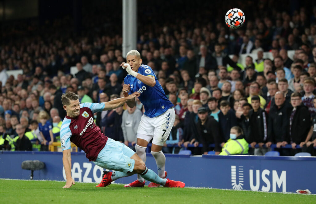 James Tarkowski wechselt wohl von Burnley zum FC Everton.