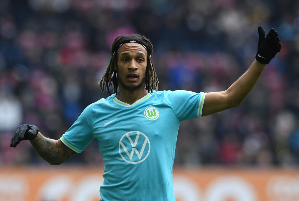 Kevin Mbabu im Trikot des Vfl Wolfsburg