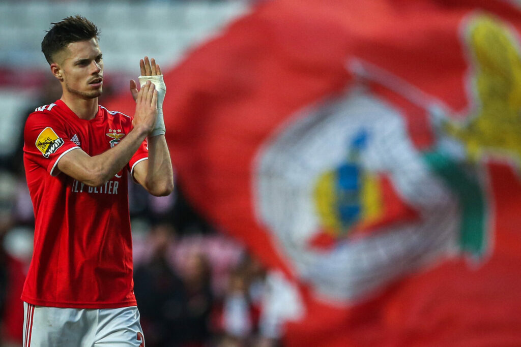 Eintracht Frankfurt soll Interesse an einer Verpflichtung von Julian Weigl haben