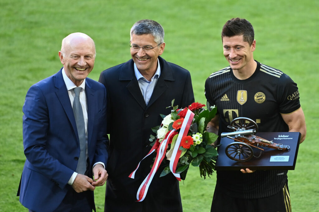 FC Bayern: Präsident Hainer will Robert Lewandowski nicht abgeben.
