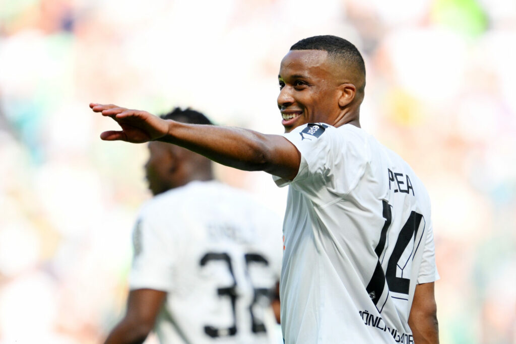 Alassane Plea beim Torjubel