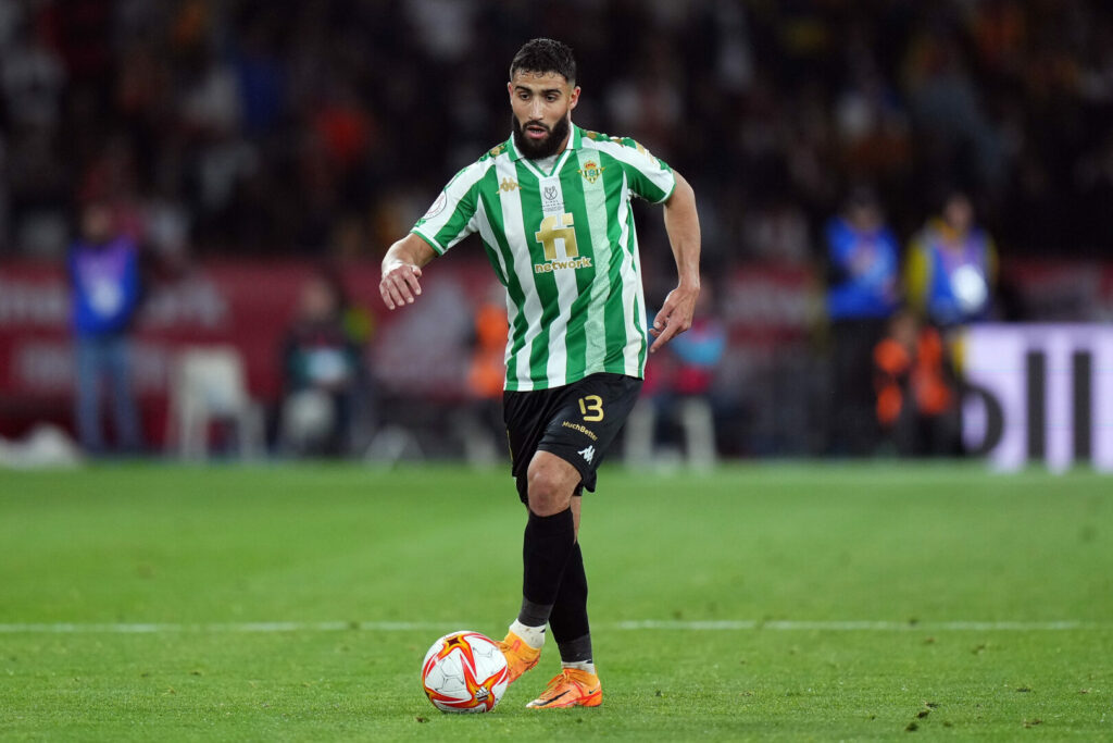 Nabil Fekir mit dem Ball am Fuß