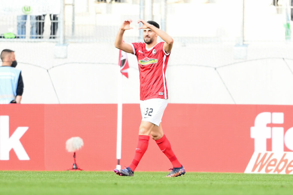 Vincenzo Grifo hat seinen vertrag mit dem SC Freiburg verlängert. Hier bejubelt er ein Tor.