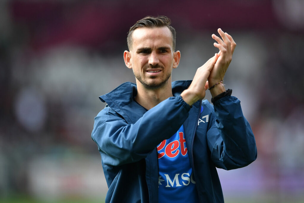 Fabián Ruiz applaudiert den Fans der SSC Napoli