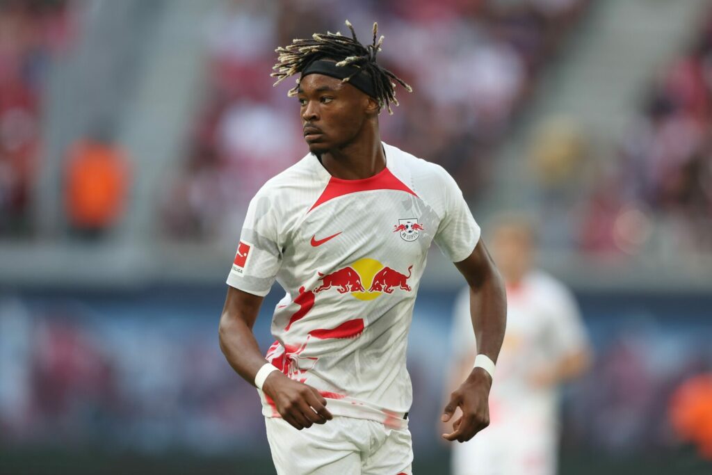 Transferticker: Mohamed Simakan von RB Leipzig ist offenbar ein Kandidat bei Paris Saint-Germain