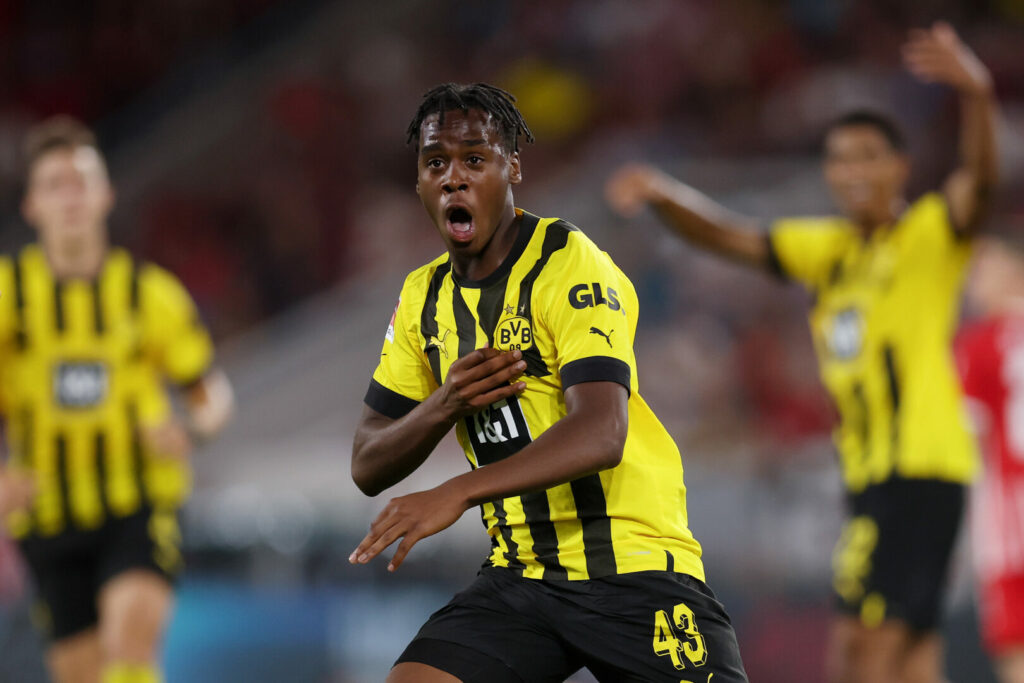 Jamie Bynoe-Gittens bleibt dem BVB treu.