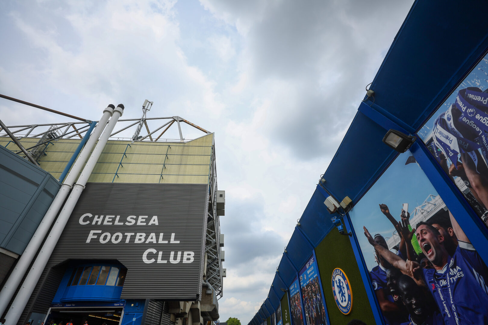 Chelseas Stadion Stamford Bridge in der Außenansicht, möglicherweise zukünftiger Arbeitsplatz von Tim Steidten