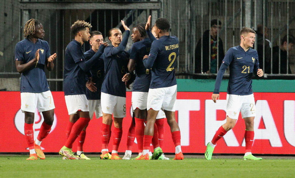 Die U21 Frankreichs bejubelt Amine Gouiris Führungstreffer gegen die U21 des DFB