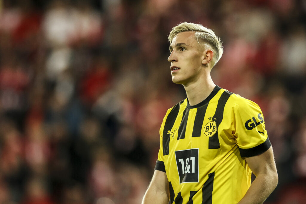 Nico Schlotterbeck im BVB-Trikot.