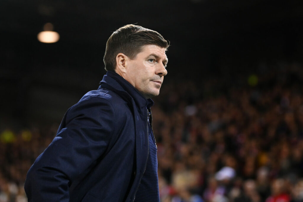 Steven Gerrard beim Auswärtsspiel mit Aston Villa in Nottingham