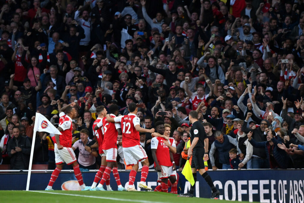 Die Spieler des FC Arsenal feiern den 3:2-Siegtreffer über den FC Liverpool in der Premier League