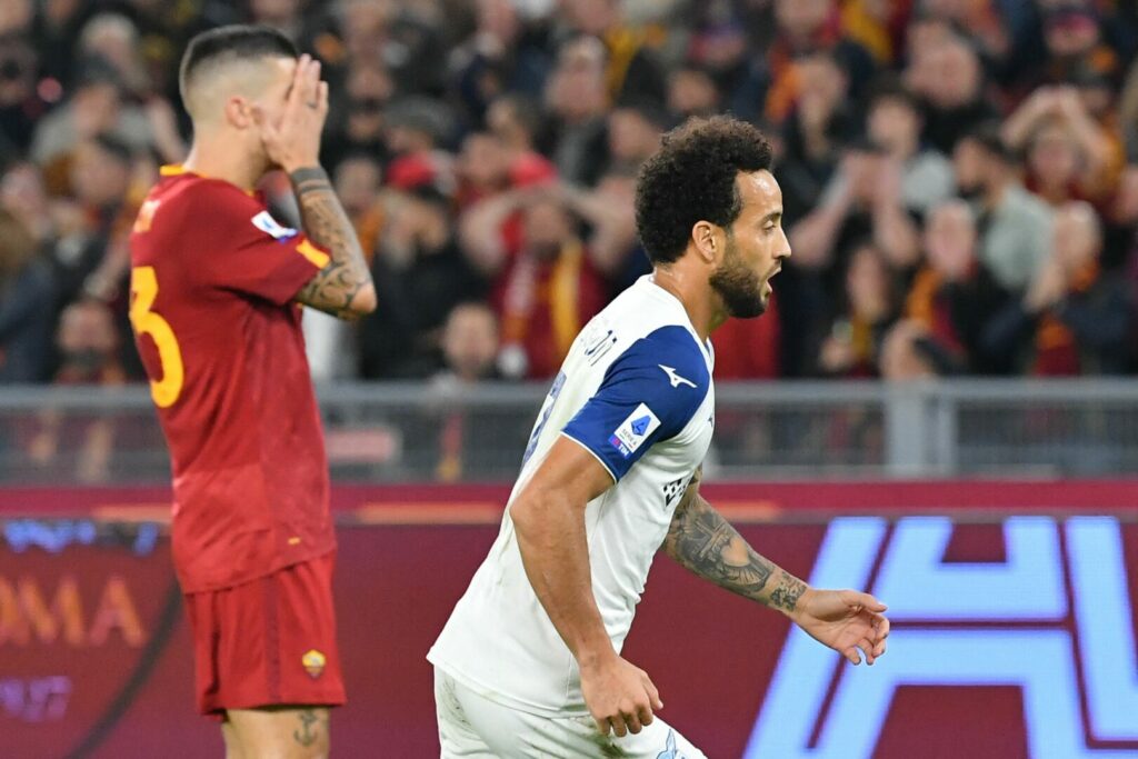 Felipe Anderson jubelt nach seinem Tor für Lazio gegen die Roma