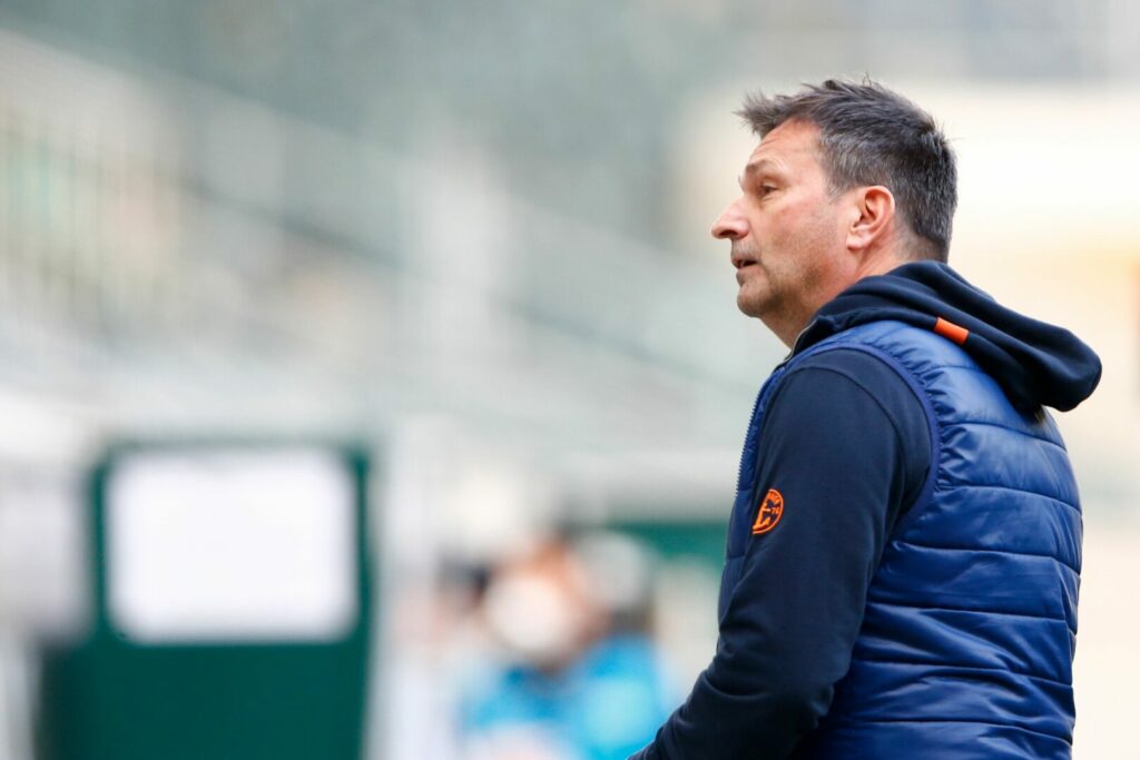 Mainz 05 will sich im Winter defensiv verstärken. Hier sieht man Geschäftsführer Christian Heidel.