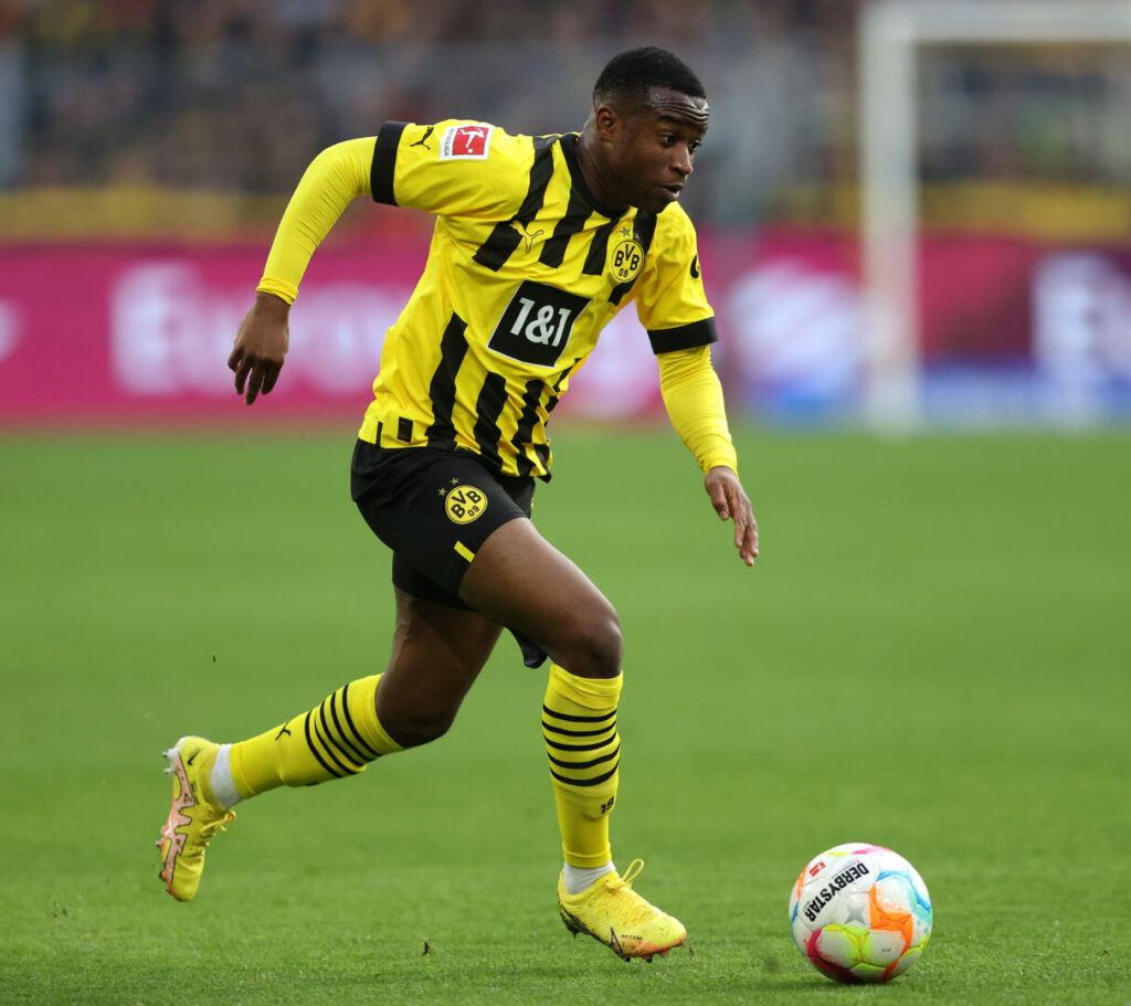 Youssoufa Moukoko im Trikot von Borussia Dortmund