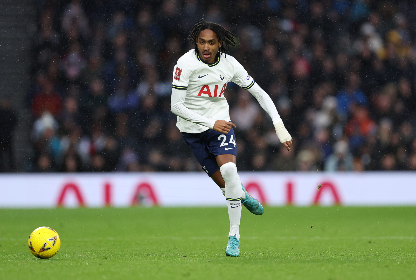 Tottenham: Djed Spence wird an Stade Rennes verliehen