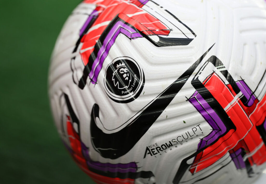 Der Spielball der Premier League mit dem Logo der Liga