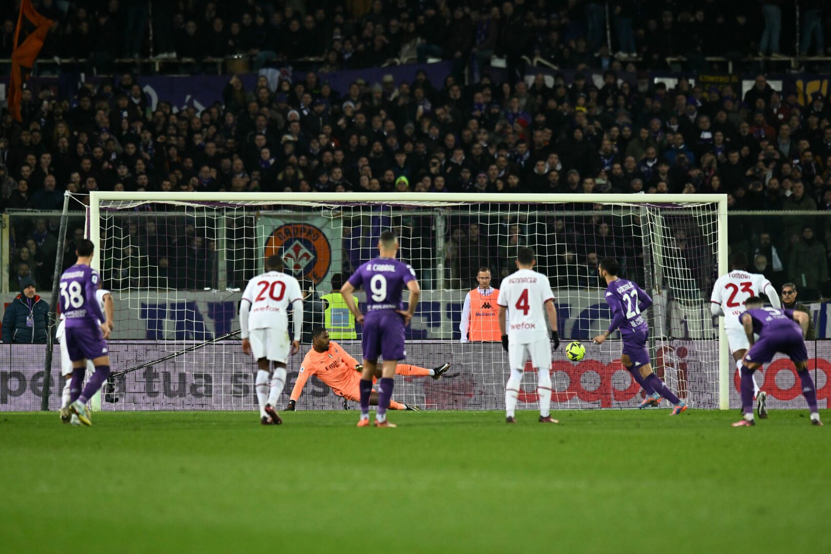 Die Fiorentina bezwang die AC Milan.