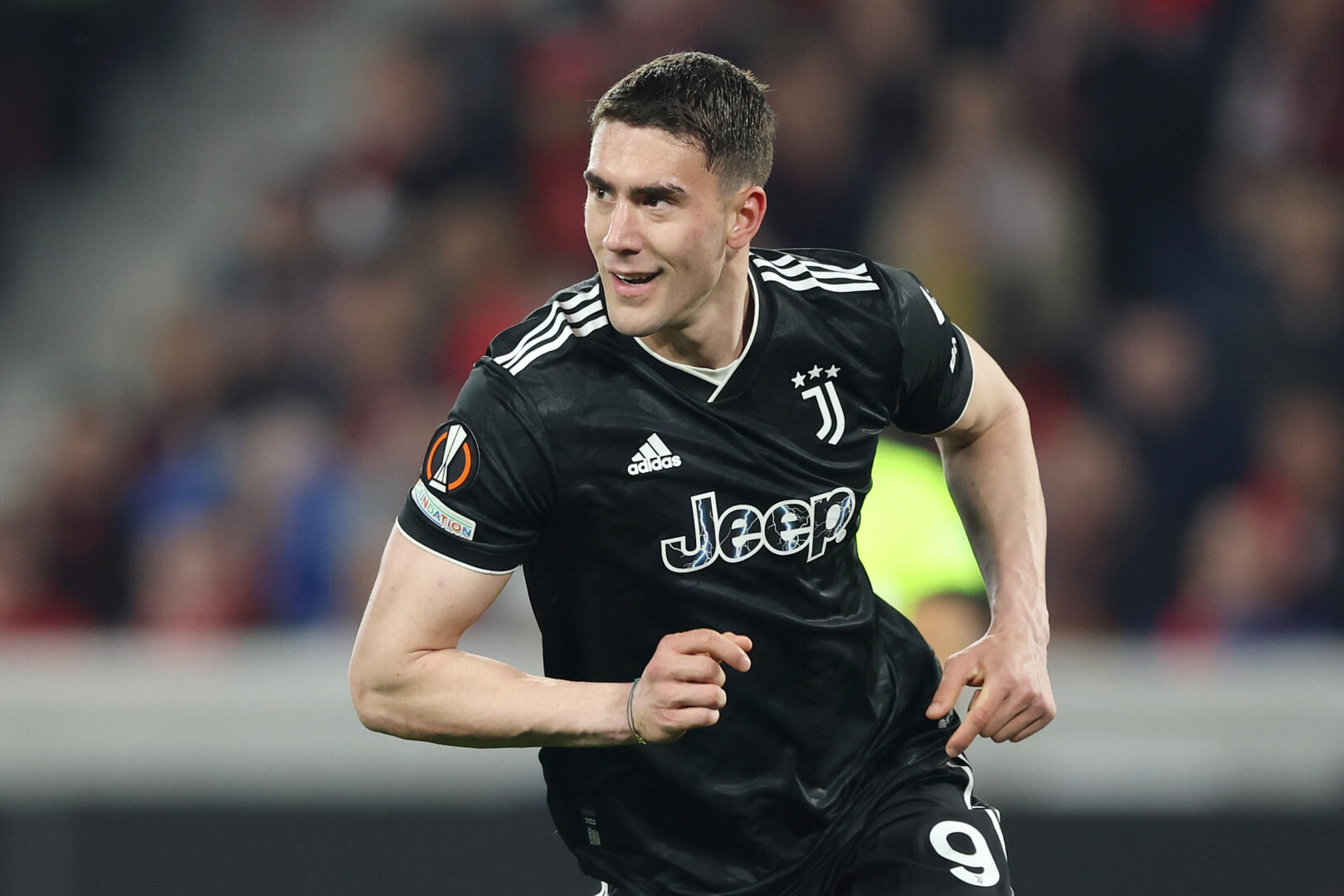 Europa League | Vlahović besiegelt Freiburgs Aus, Feyenoord-Gala gegen Shakhtar – Die Ergebnisse des frühen Donnerstagabends