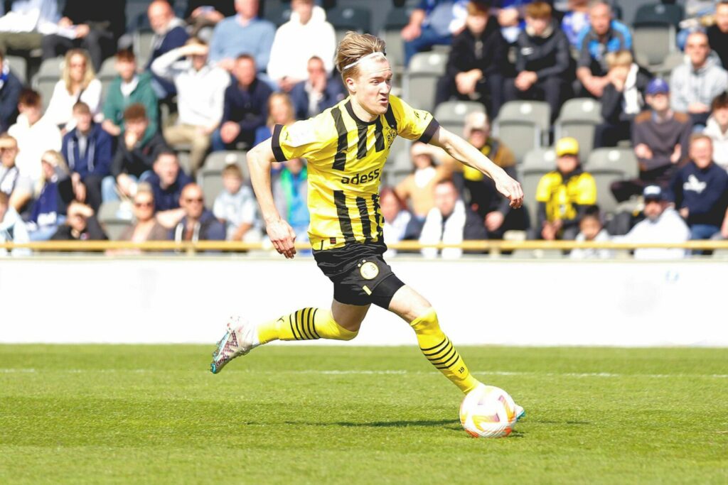 Julian Rijkhoff in einem Spiel für die U19 des BVB