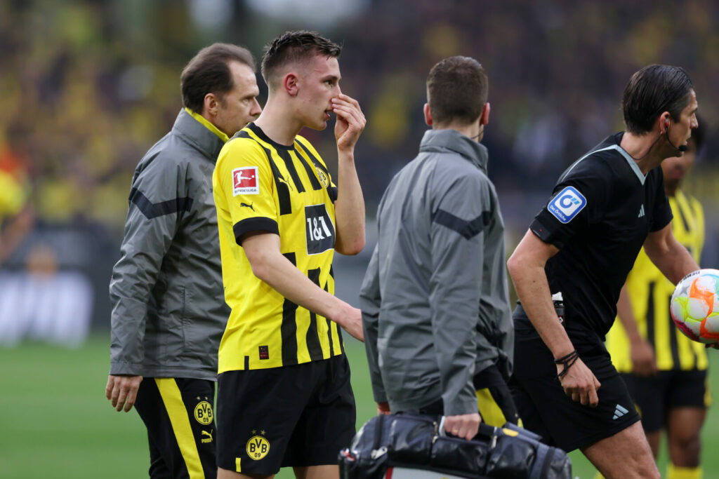 Nico Schlotterbeck im Trikot des BVB