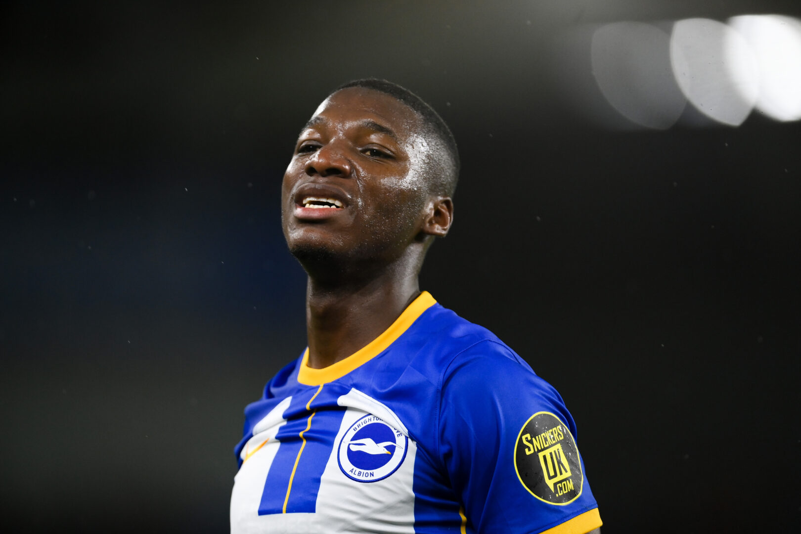 Manchester United sucht Mittelfeldspieler: Mac Allister und Caicedo im Visier
