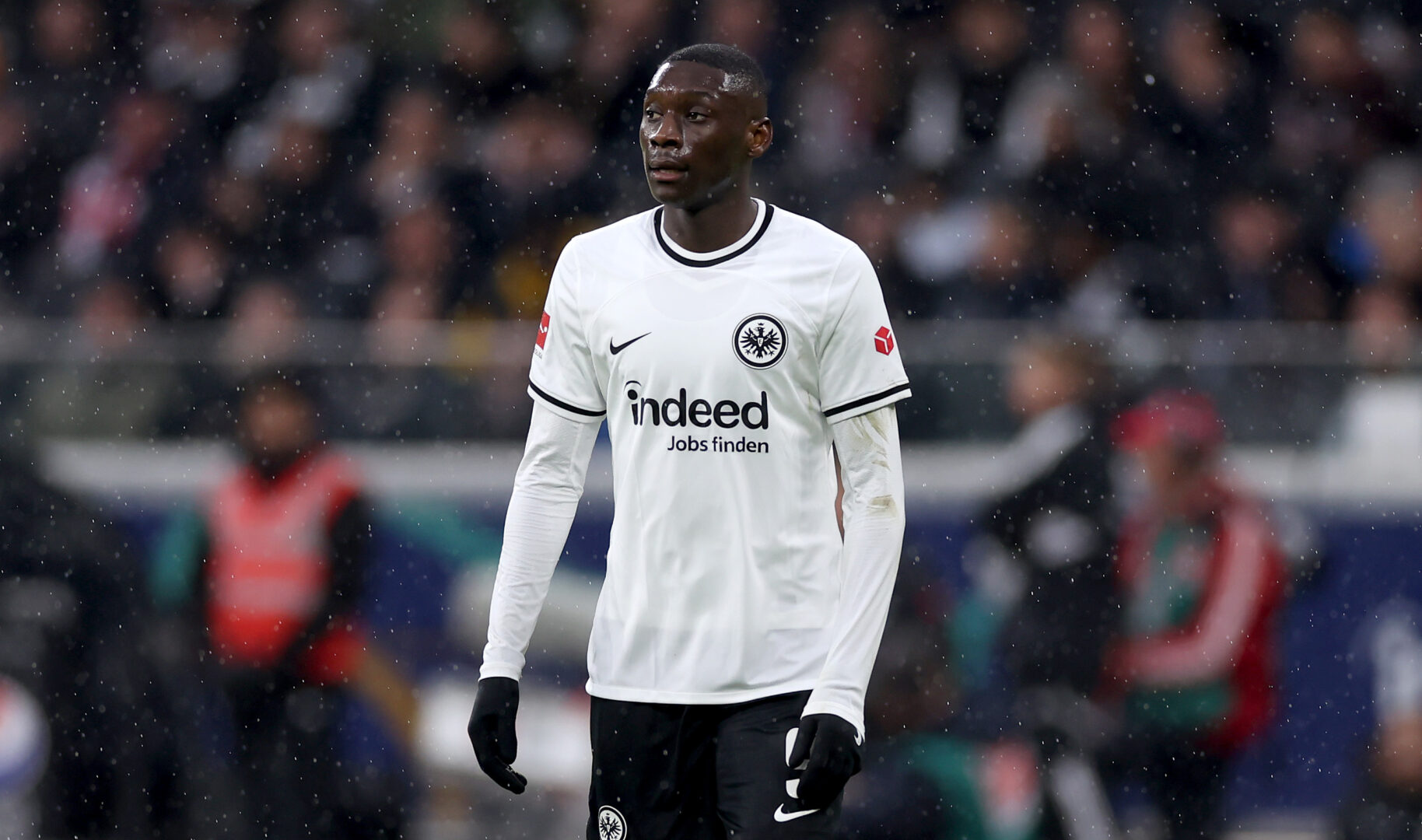 Kolo Muani im Trikot von Eintracht Frankfurt.