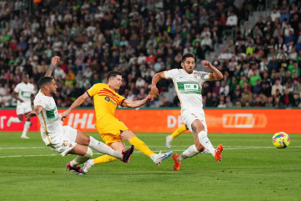 Lewandowski brilliert: FC Barcelona gewinnt souverän in Elche.