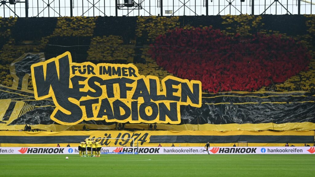 Die Choreo der BVB-Fans kam nicht bei allen gut an.