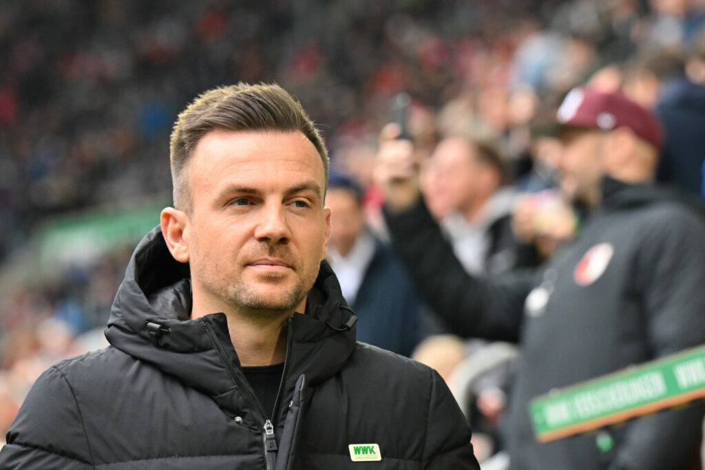 Enrico Maaßen möchte am Freitag mit dem FC Augsburg einen großen Schritt gehen.