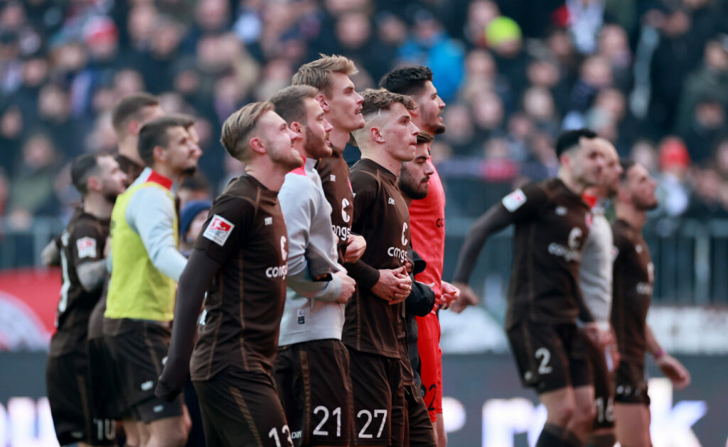 Der FC. St Pauli wittert die Chance auf den Aufstieg.