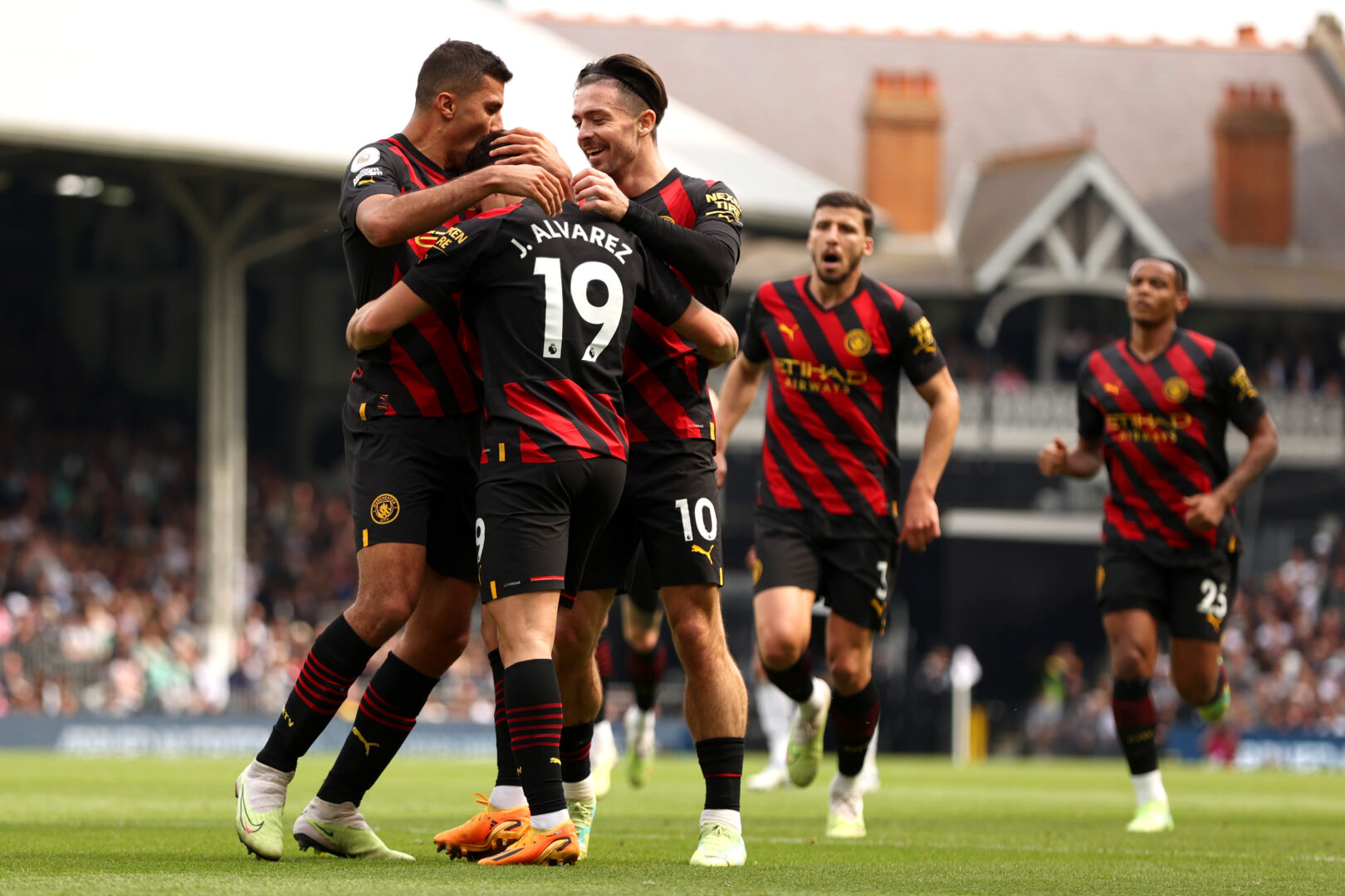 Premier League: Manchester City bleibt auf Titelkurs, Newcastle dreht Spiel gegen die Saints