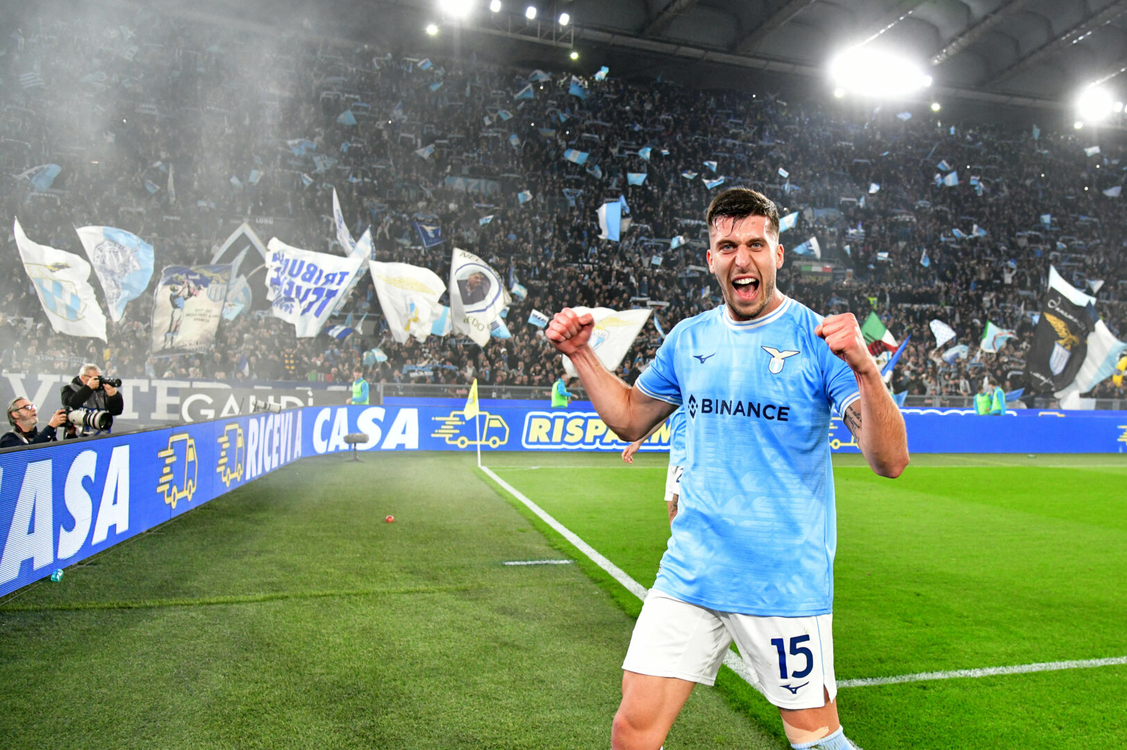 Casale bejubelt den Derbysieg von Lazio.