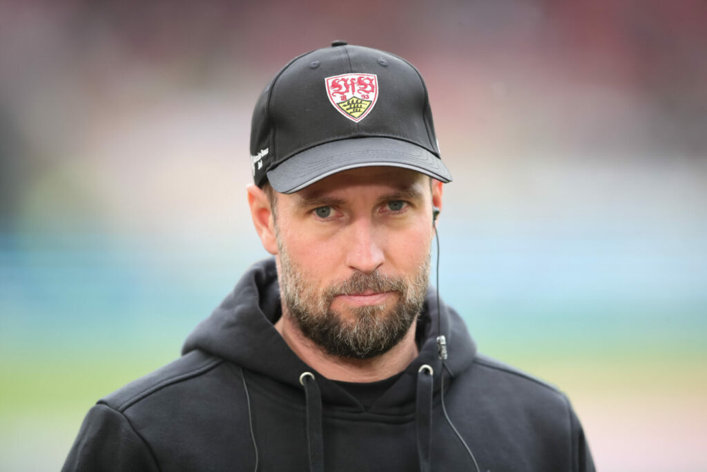Sebastian Hoeneß als Trainer des VfB Stuttgart.