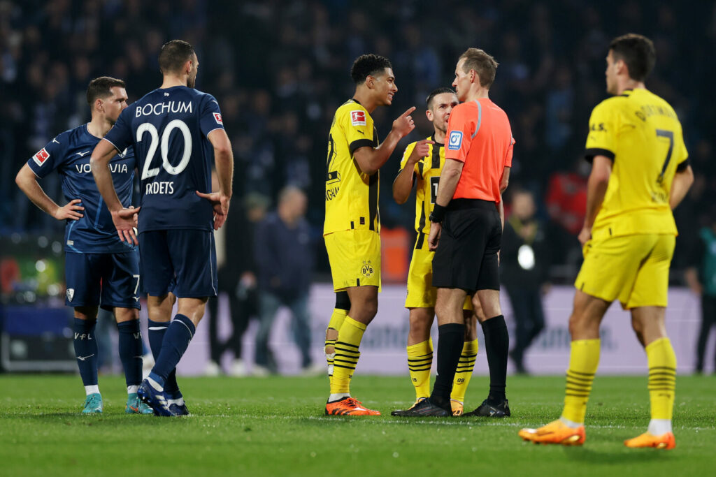 Der BVB haderte in Bochum mit der Leistung des Unparteiischen.