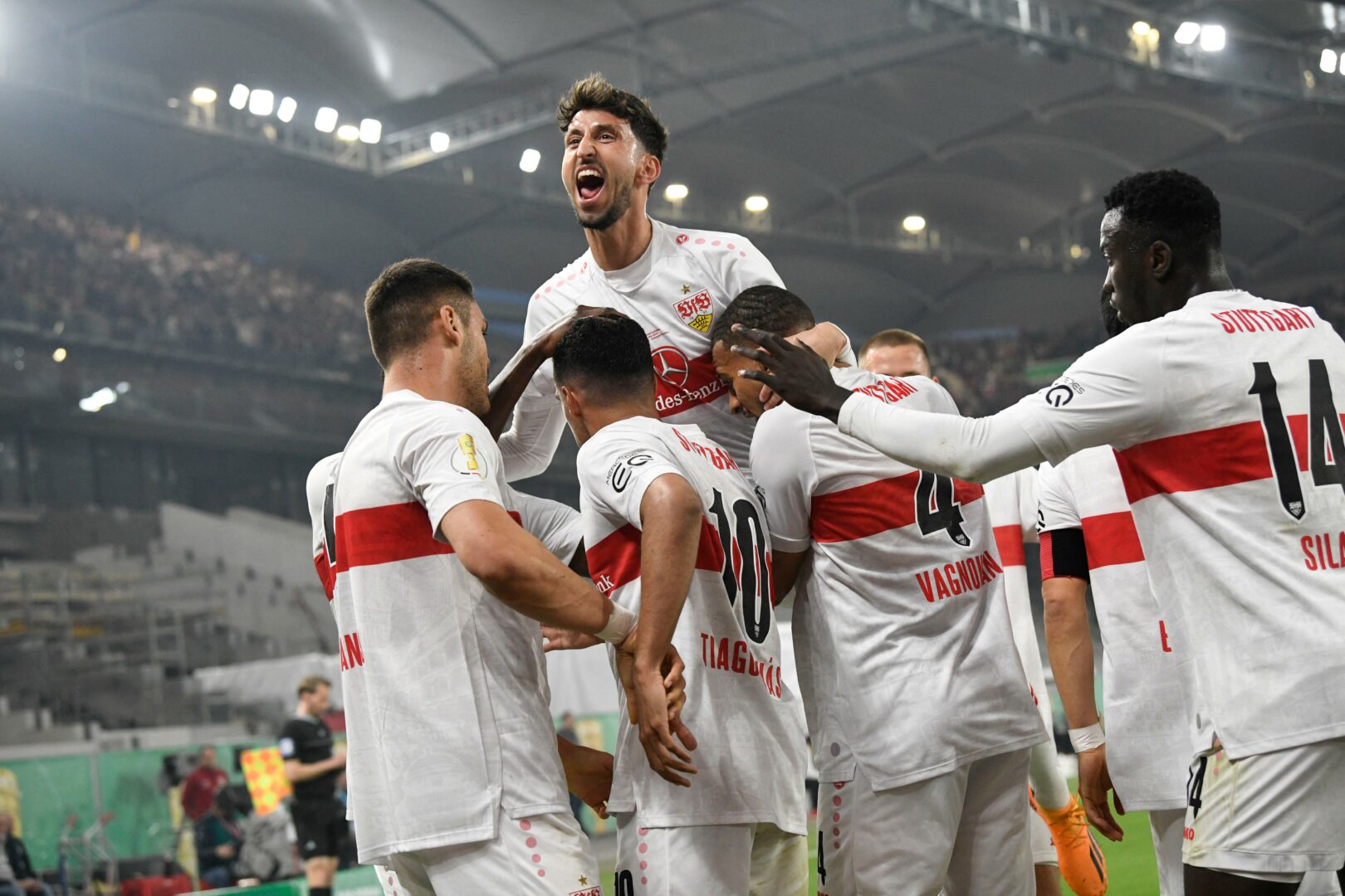 Bundesliga: Abstiegskampf im Fokus! Die Aufstellungen der fünf Nachmittagsspiele