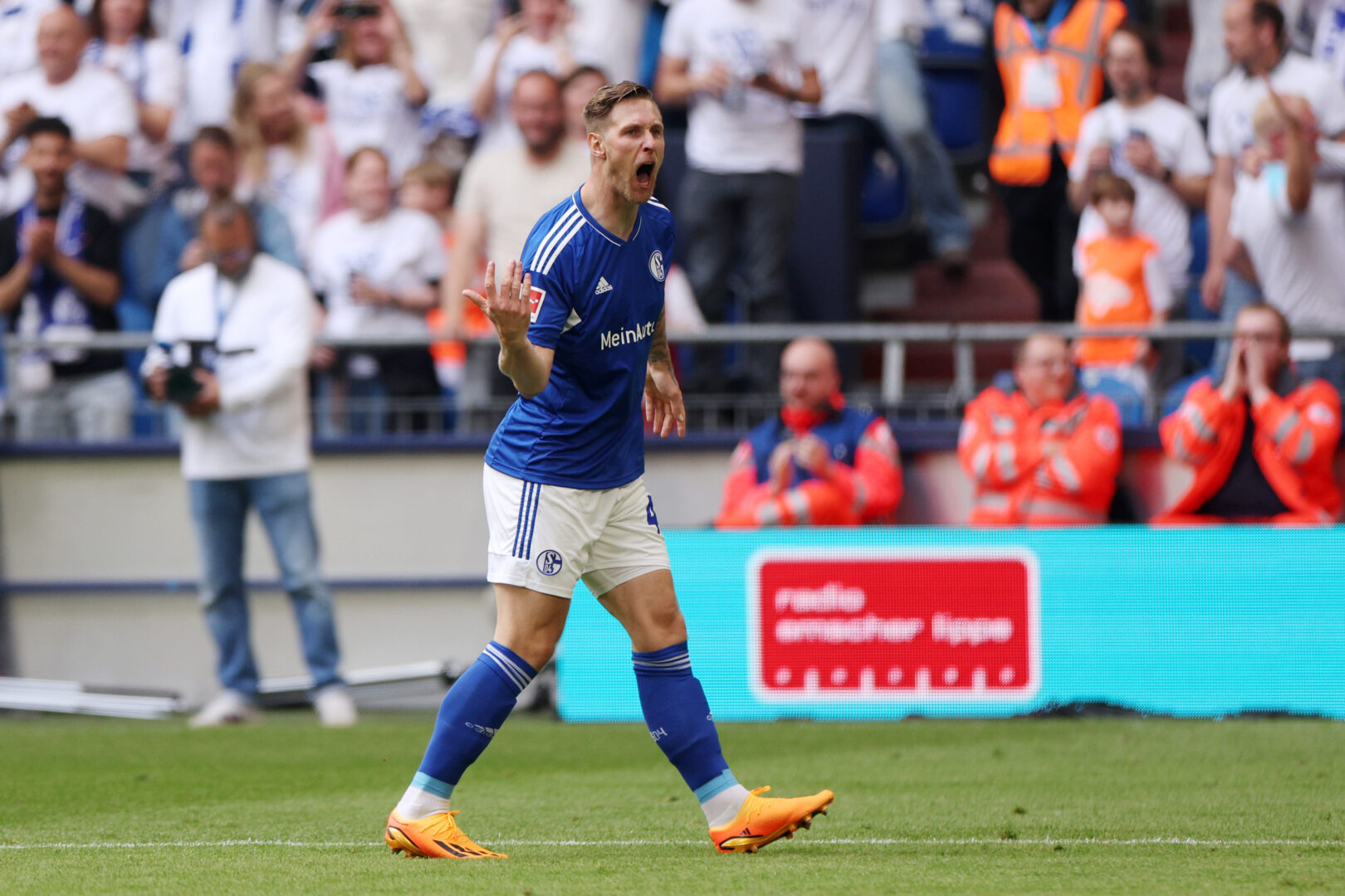 Schalke 04 | Polter: „Arbeiten hart die Woche und gewinnen dann in Leipzig“