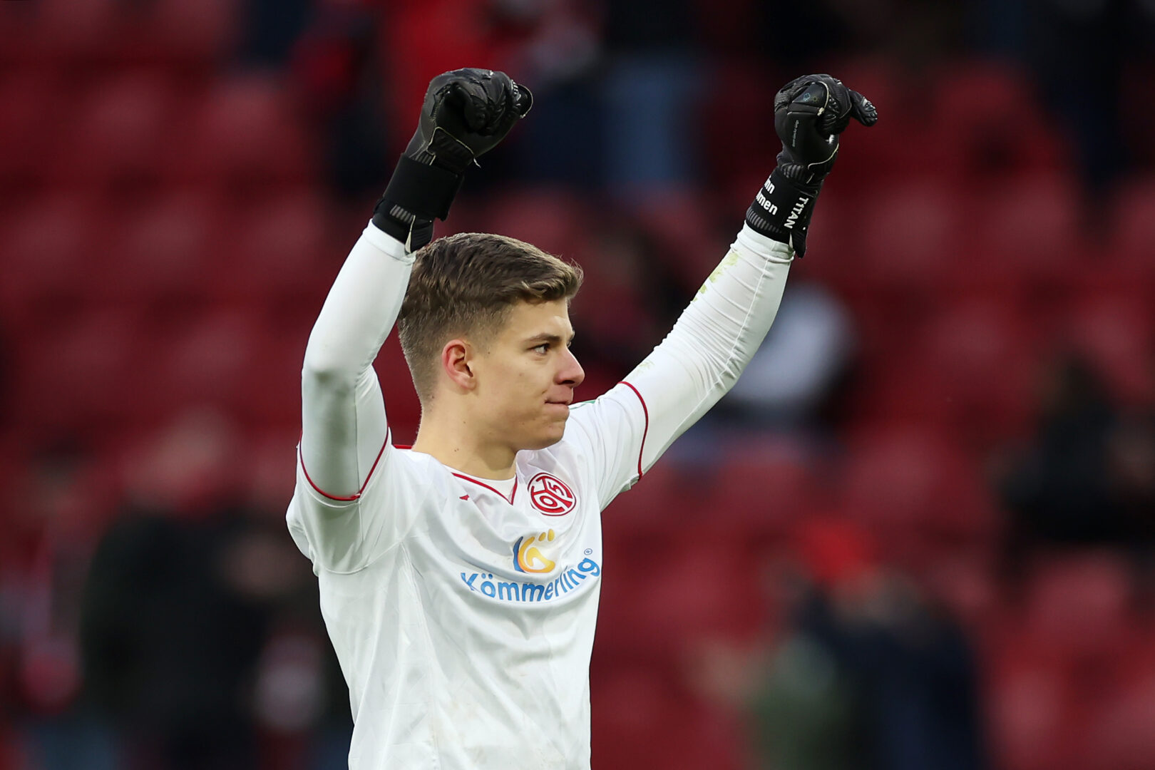 Fix: Finn Dahmen wechselt zum FC Augsburg