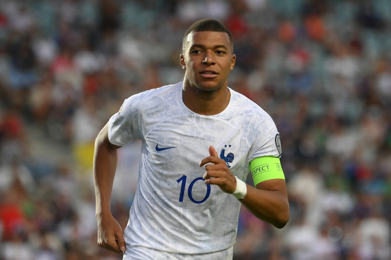 Mbappe bekräftigt: „Entschieden, nächste Saison bei PSG zu spielen“