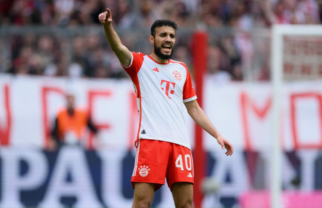 Noussair Mazraoui im Trikot des FC Bayern.
