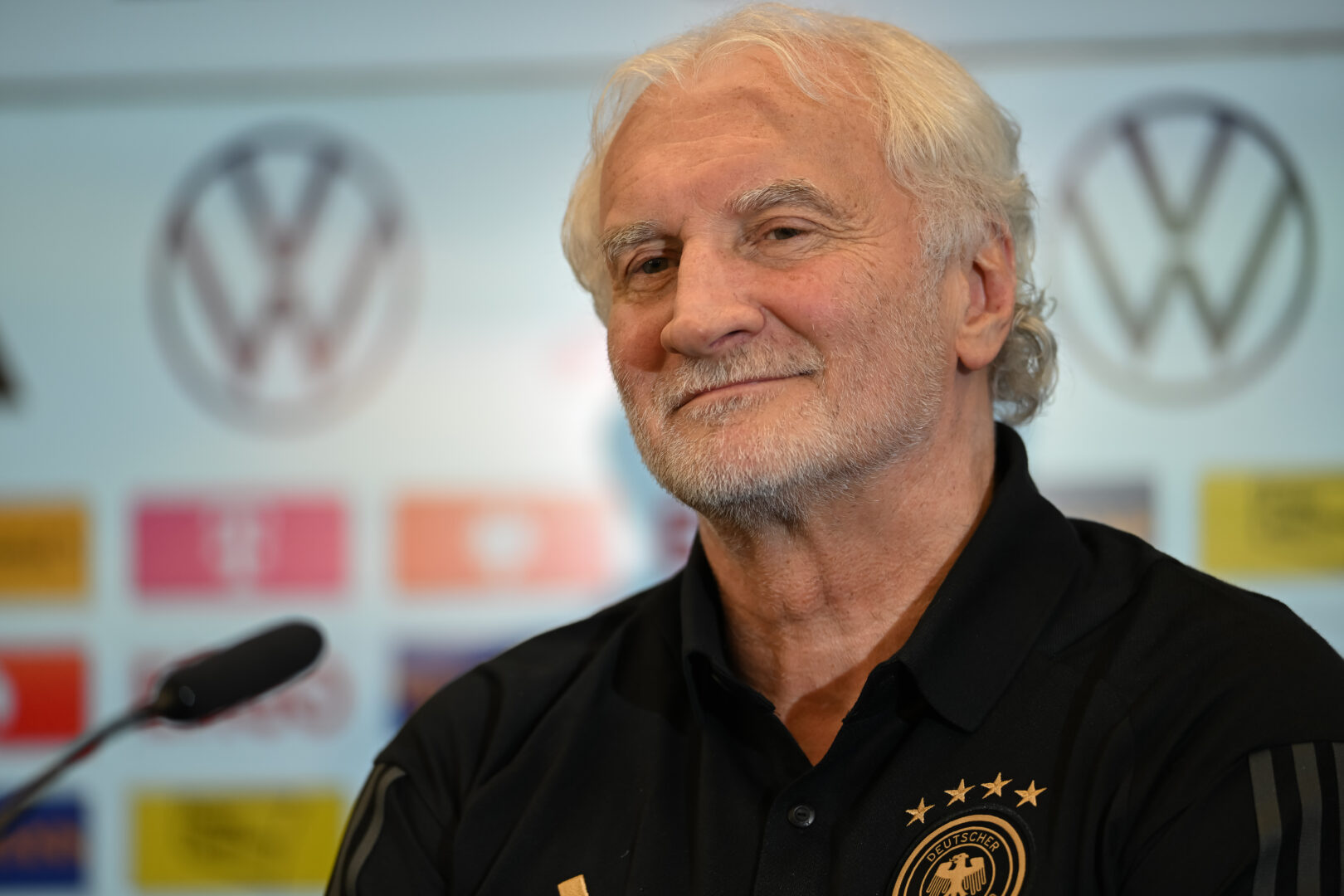 Rudi Völler unterstützt die Kritik von Flick an Niklas Süle.