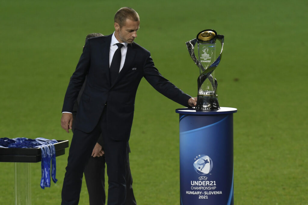 Um diese Trophäe geht es bei der U21-EM.