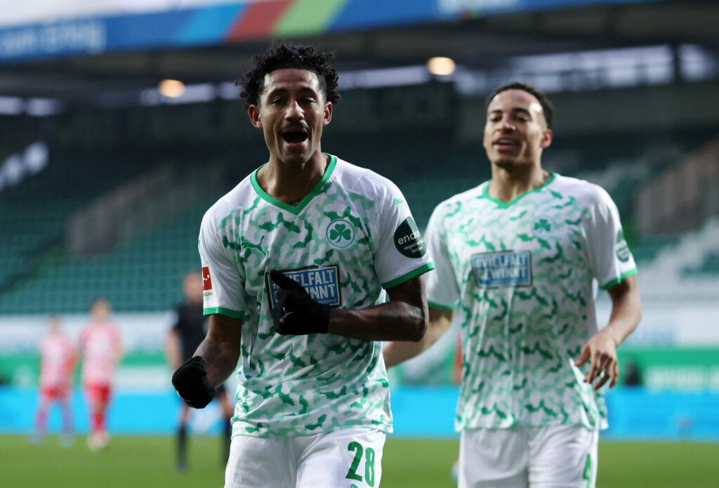 Jeremy Dudziak im Trikot von Fürth.