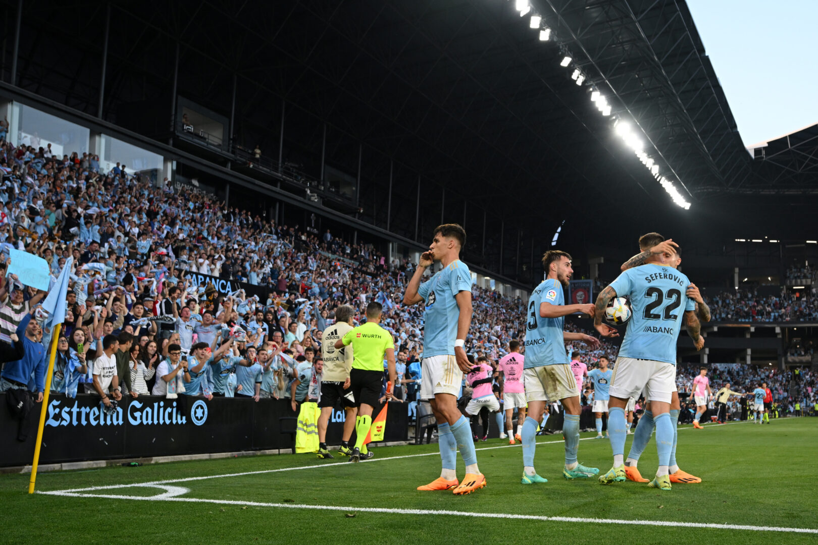 Gabri Veiga bejubelt einen Treffer gegen Barca.