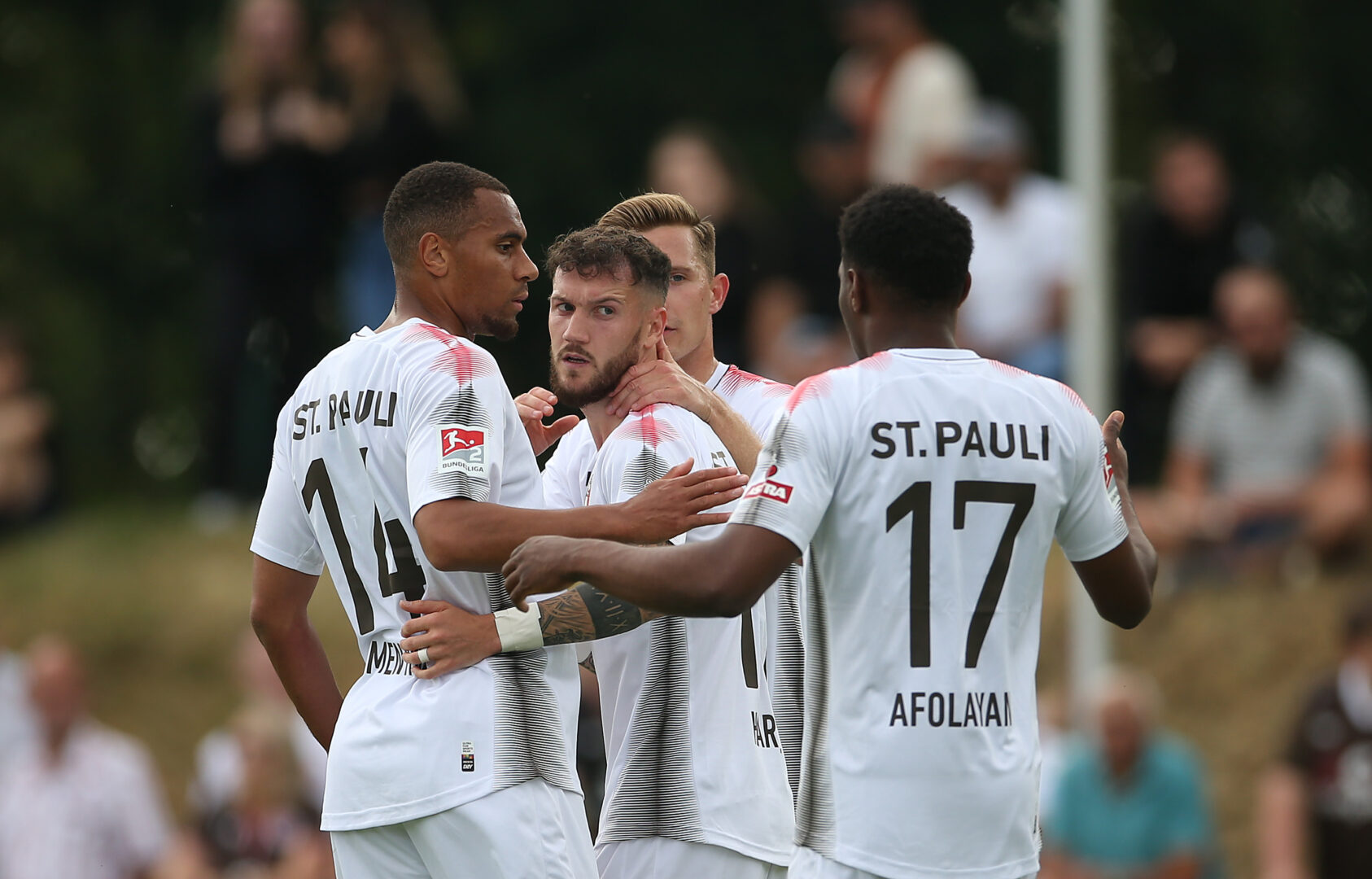 2. Bundesliga | St. Pauli siegt auf dem Betzenberg, Burnic-Hammer lässt Karlsruhe jubeln