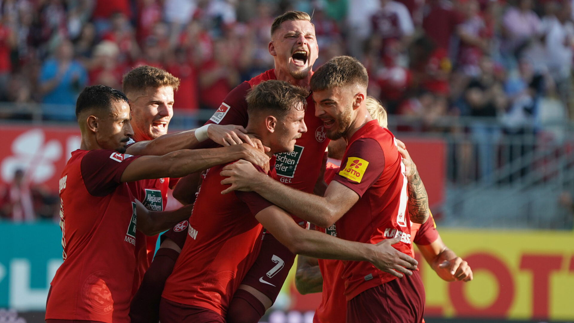 Der 1. FC Kaiserslautern setzte sich gegen den 1. FC Nürnberg durch.