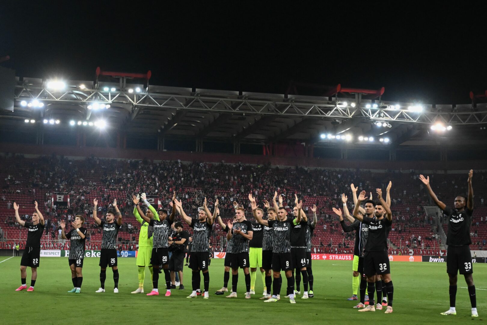 90PLUS-Ticker: Freiburg feiert den Sieg in Piräus.