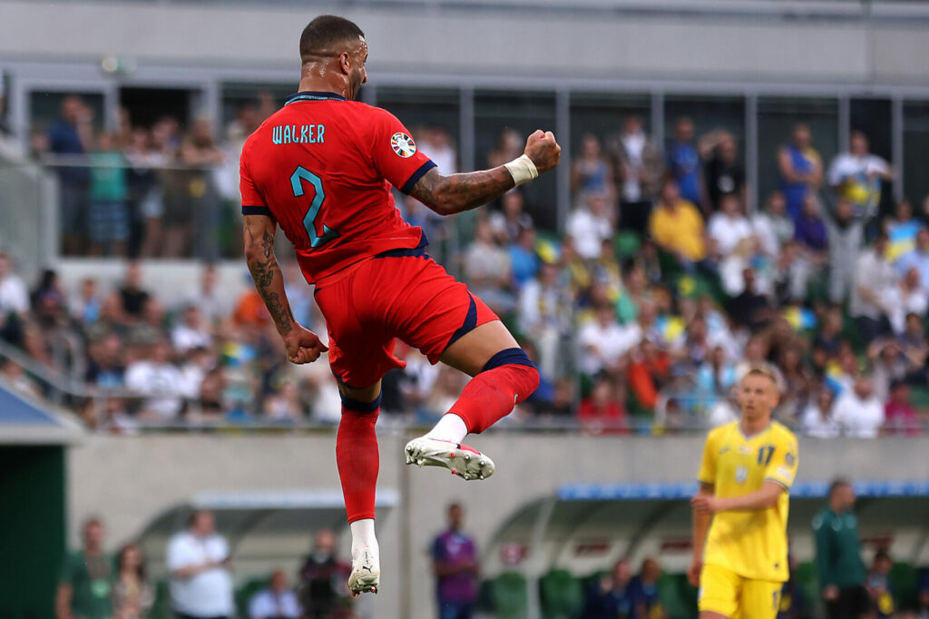 Kyle Walker bejubelt seinen Treffer zum 1:1-Ausgleich für England im Spiel gegen die Ukraine