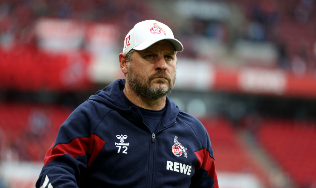 Steffen Baumgart, der Coach des 1. FC Köln will sich nicht vom Erfolg des 1. Heimsieges blenden lassen.